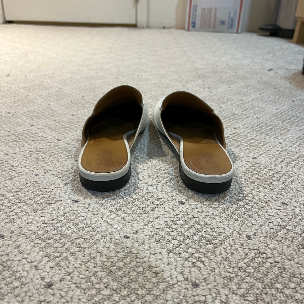 SOLD!!!Gucci Princeton Leather Flat Loafers w/ Goldtone Horsebit Buckle. - Picture 4 of 13